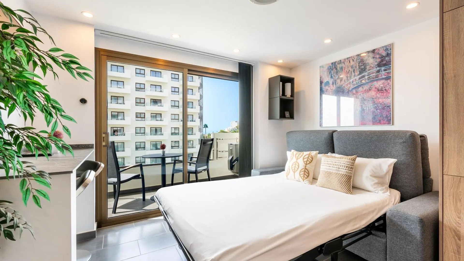 Wintowinrentals Executive Apt In Ocean House Complex Torremolinos 0*,  Spain